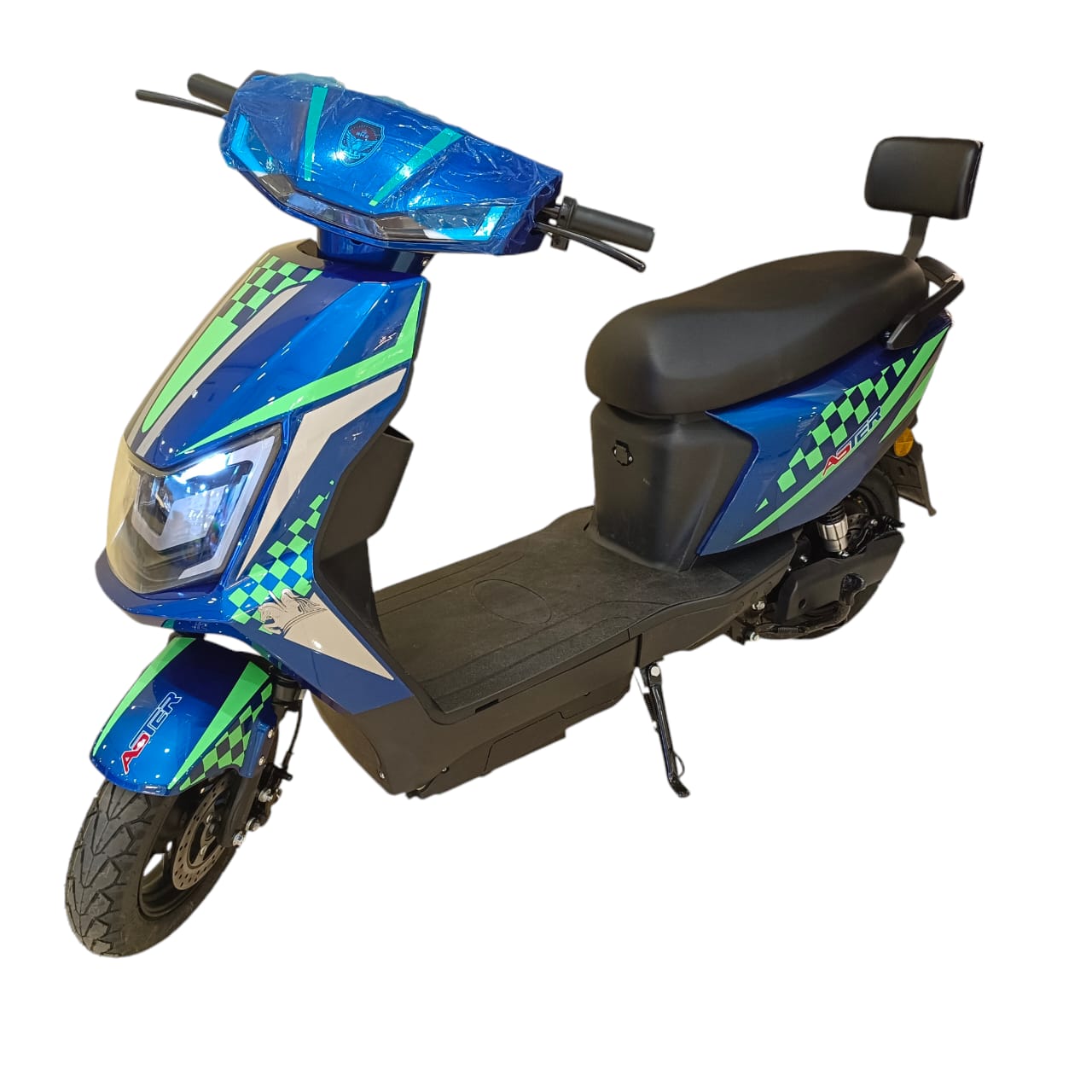 V1 Vespa Style Electric Scooter Side View