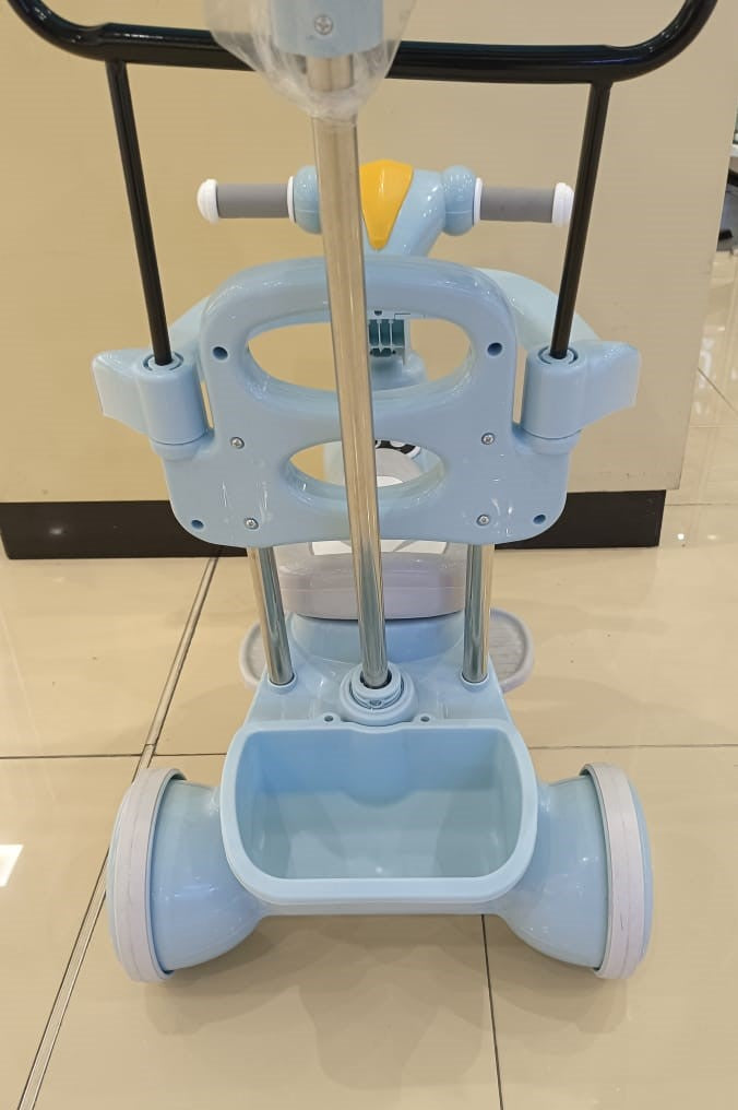 Manual stroller for baby, rear view