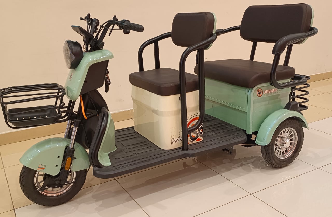 F7A Tri-Wheels Three Seater Buggy with Luggage Space