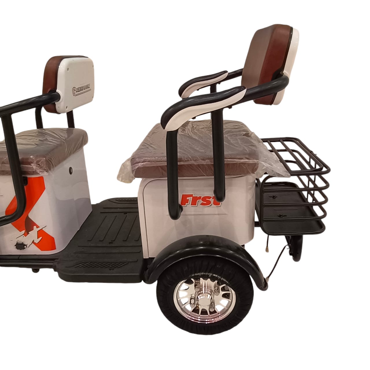 Rear passenger seating and luggage carrier of F7B electric family buggy