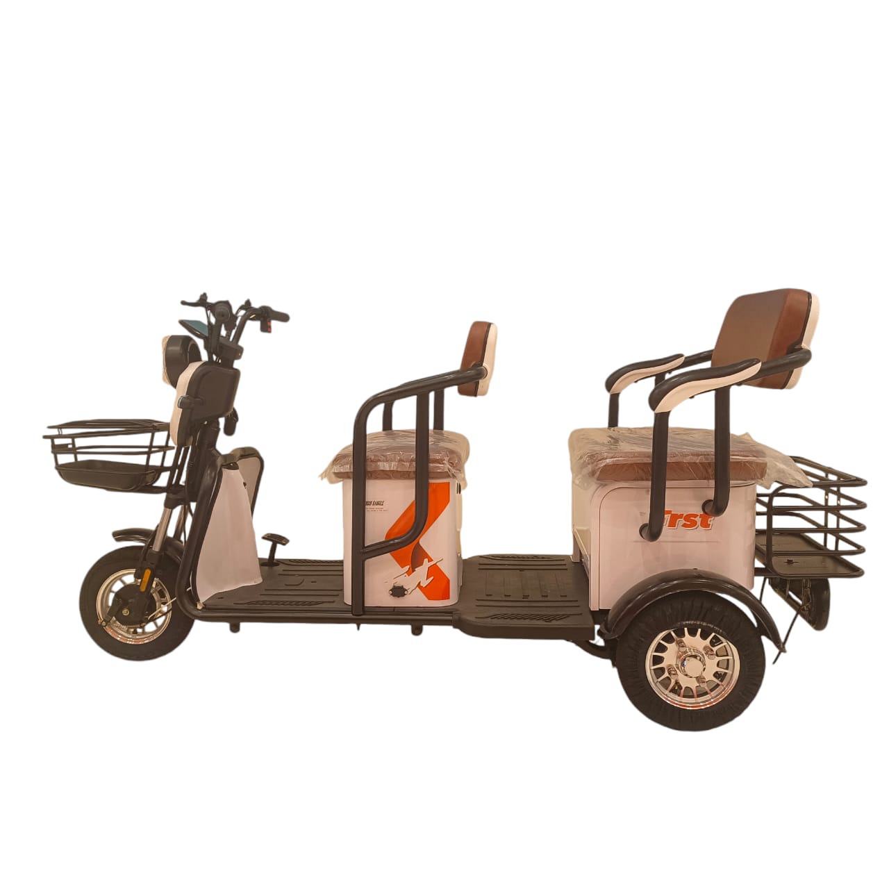 F7B 3-seater electric family buggy side profile with front basket and rear luggage rack