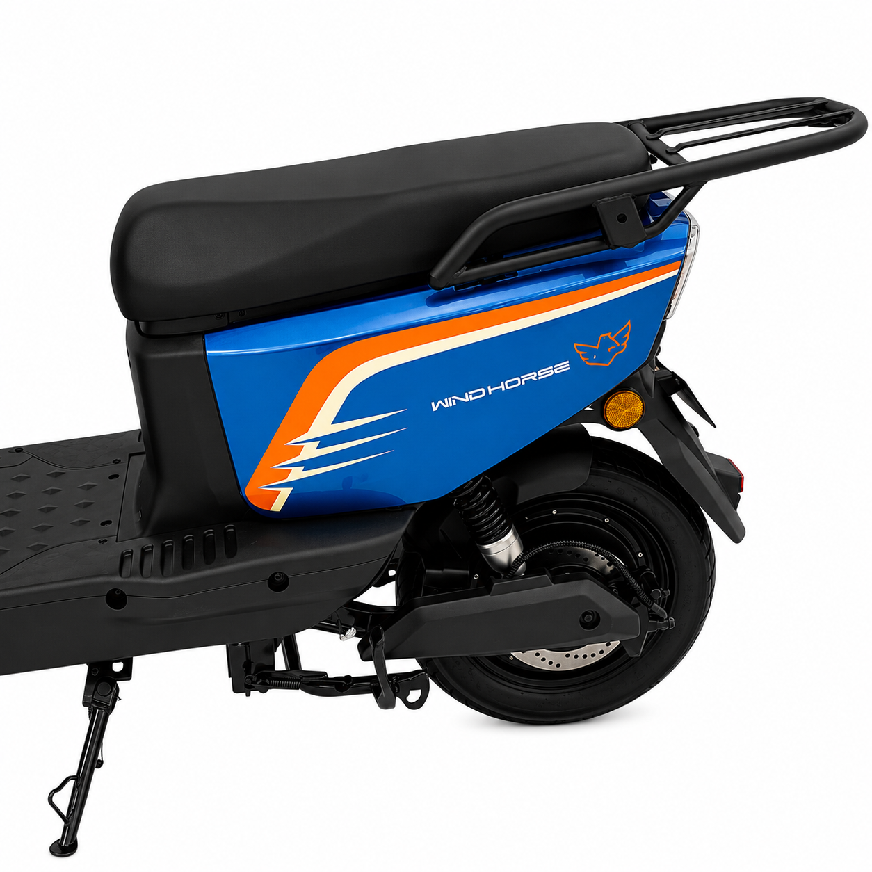 WindHorse M5 Pro left side rear profile with 14-inch tubeless tyres.