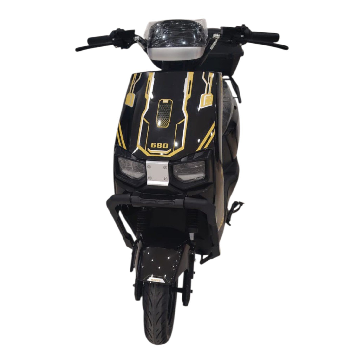 S4 E-Bike Black front view with rear storage box
