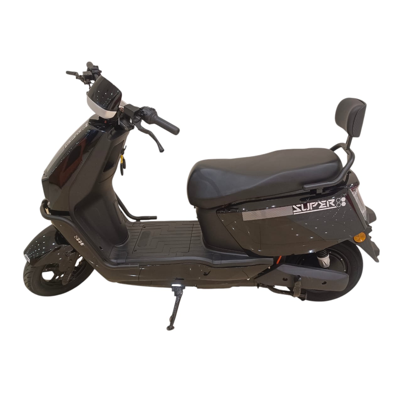 S4 Two seater E-Bike black without rear storage luggage box side profile