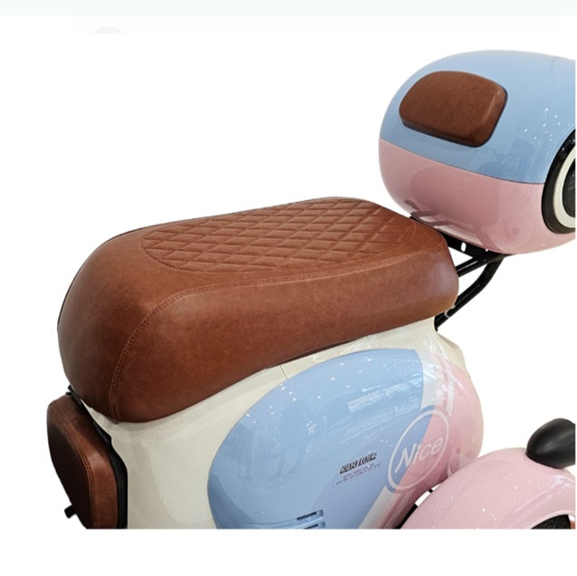 Comfortable brown dual seat and integrated baby seat on CM-03 Tri-Wheel Electric Mobility E-Bike